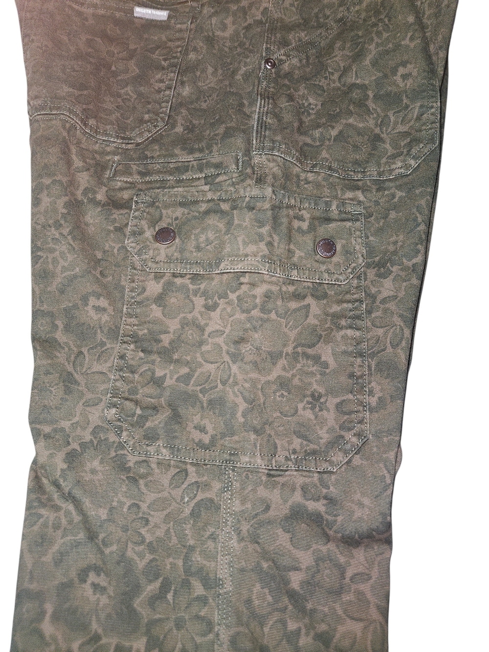 Duluth Trading Co Fkex Fire Hose Olive Floral Camo Cargo Pants 14x29, 8 Pockets! - Picture 9 of 13